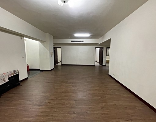 中悦花園廣場近台茂機場好事多4房車位 - Image 1