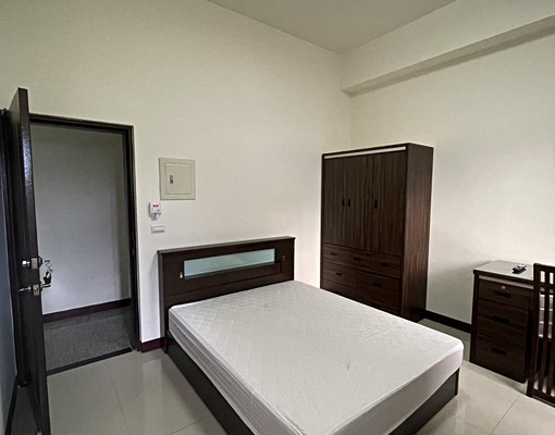 電梯套房*陽台獨洗*採光通風 - Image 1