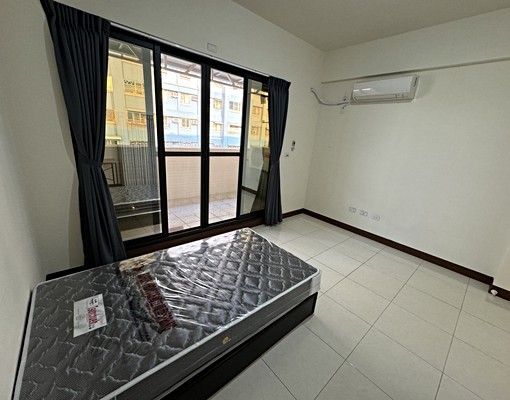 新鎮5F電梯陽台雅房近九曲堂商圈📞愛窩 - Image 2