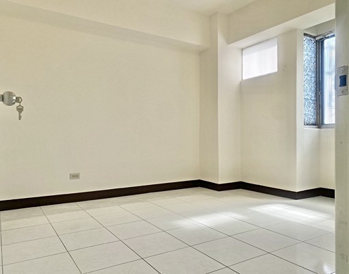 【租12》城龍精典電梯二房 - Image 2