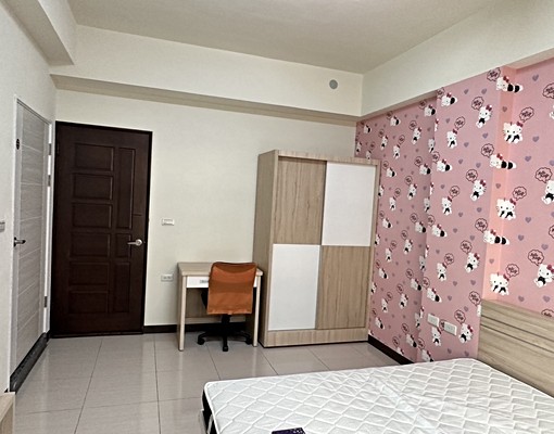 (地點超方便,格局好)市區雙人床房 - Image 1