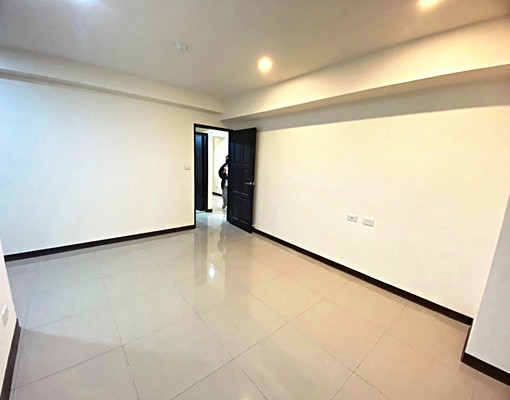 可補免仲租金含車含管光合市美裝潢大三房車 - Image 5