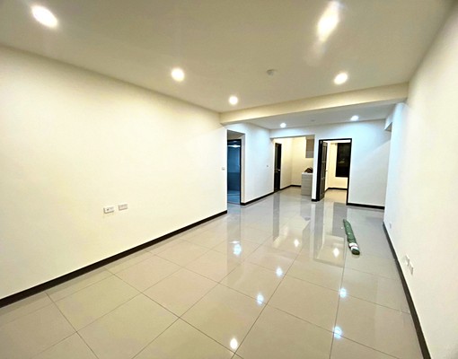 可補免仲租金含車含管光合市美裝潢大三房車 - Image 1