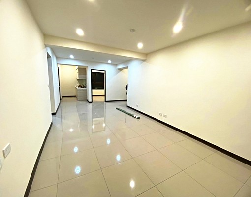 可補免仲租金含車含管光合市美裝潢大三房車 - Image 3