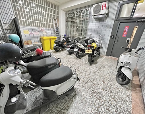 北屯松竹路口🉑️雙租補🛵室內專屬機車位子母車飲水機 - Image 5