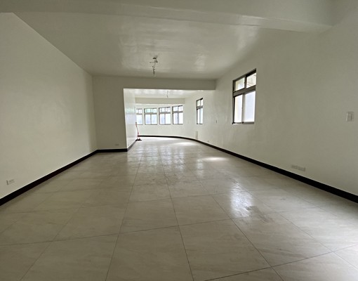 近恩主公門診~住商兩用~邊間三角窗~ - Image 3