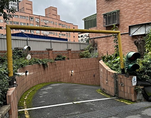 室內地下2樓汽車車位出租 - Image 1