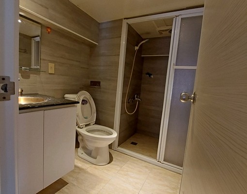 關渡橋下八里區摩登優質樓中樓出租 - Image 8