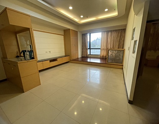 近板橋火車站市政府採光好 - Image 1