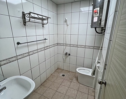 實拍竹科金山街長春街台電計價變頻冷氣獨立洗衣機曬衣室內機車位 - 591租屋網 - Image 4