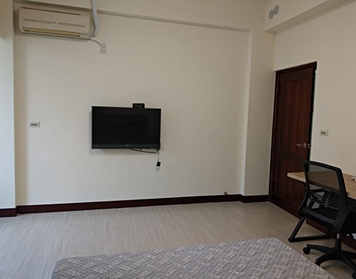 市中心近南科,屋齡新,中正路巷內鬧中取靜 - Image 4