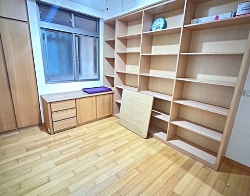 屋主自租,寧靜巷弄,學區大三房兩衛浴。 - Image 6