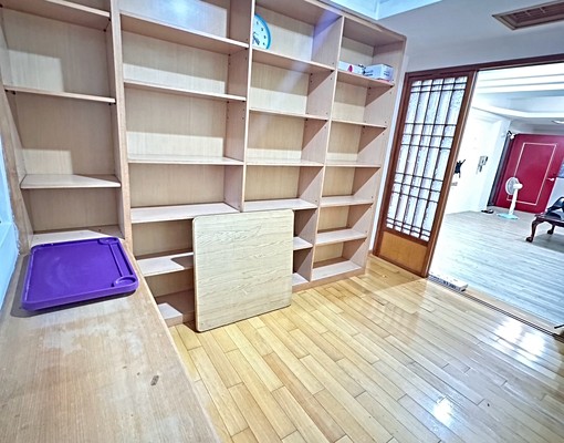 屋主自租,寧靜巷弄,學區大三房兩衛浴。 - Image 5