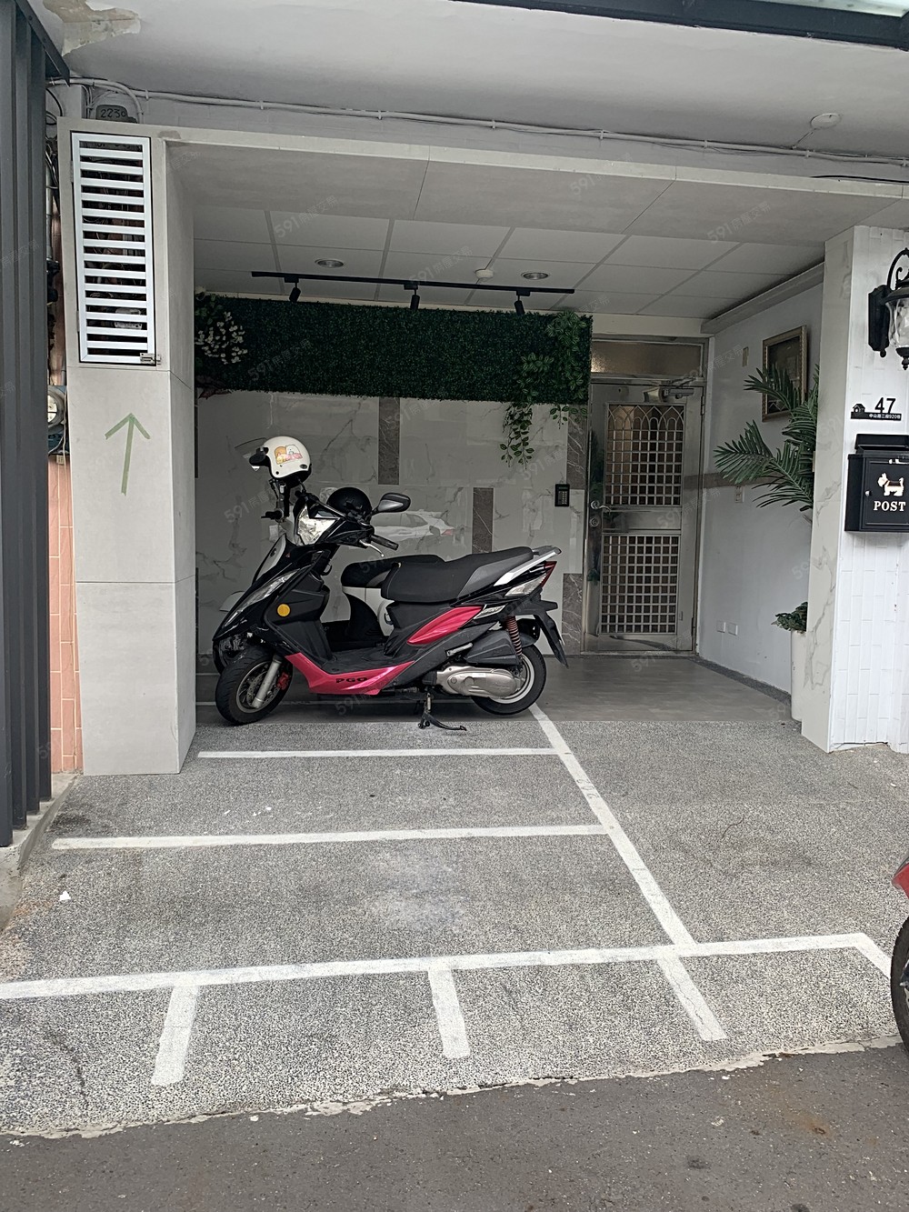 每戶皆有專屬機車停車位