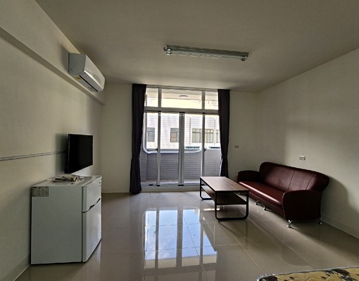 興雅路大陽台大坪數全新套房地點採光通風優 - Image 1