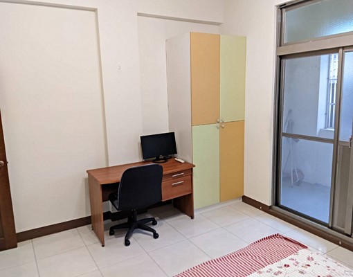 8坪高醫3分/邊間採光佳/+陽台+系統櫃 - Image 2