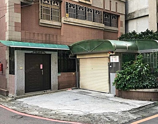 中央新村一樓邊間華廈附二個機械式車位 - Image 1