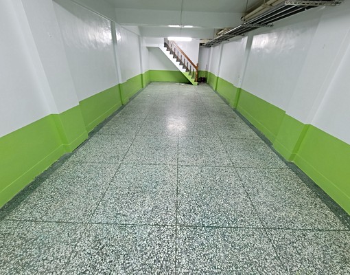 地下室8000元含電費25坪水費200元 - Image 1