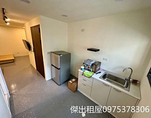 傑出租屋/全新縣府套房,陽台獨洗,可補助 - Image 4