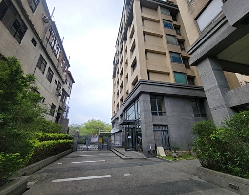 芎林大學至善美陽台套房出租 - Image 2