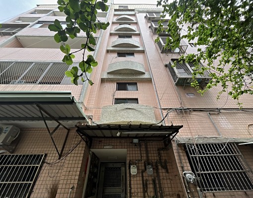 大弘三街電梯套房含水網路雜費400電6元歡迎租補 - Image 1