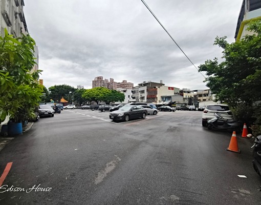 D藝文特區/獨立套房/室內摩托車汽車好停 - Image 10