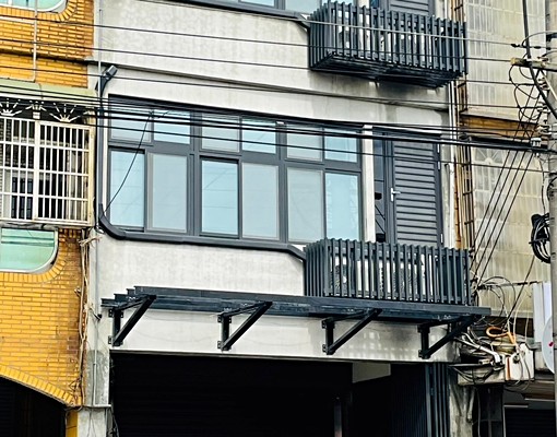 近昌益、台元園區｜近全新電梯套房｜代收包裹垃圾 - Image 2