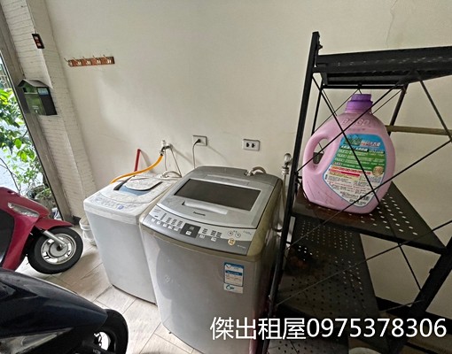 傑出租屋/市府稀有1樓,挑高,室內機車位! - Image 5