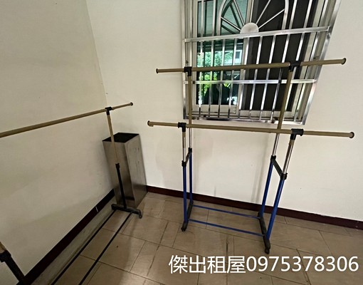 傑出租屋/市府稀有1樓,挑高,室內機車位! - Image 6