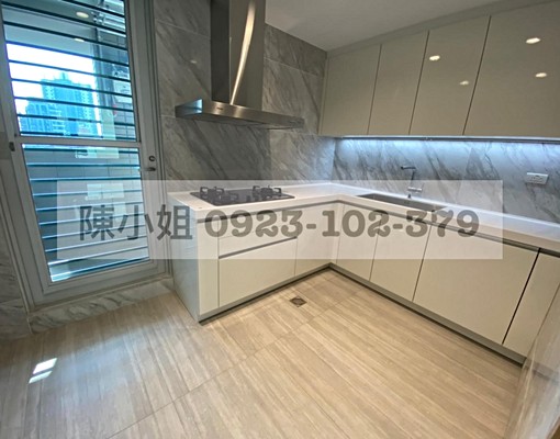 §全新現代漂亮裝潢高樓採光四房.含稅管車 - Image 3