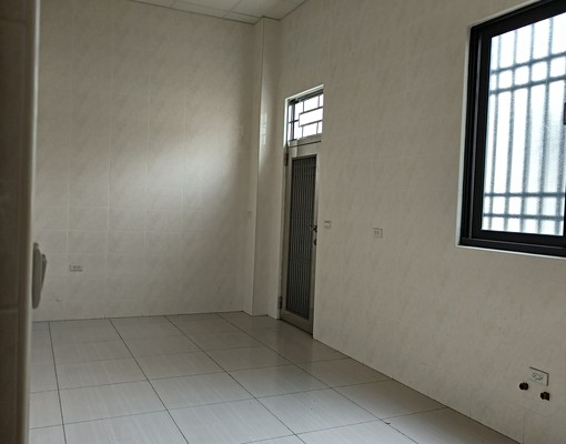 出租新興街近市場大坪數店鋪倉庫兩用宅 - Image 4