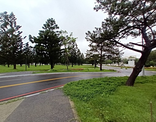 大套房自租,中正路龍吟街口,明亮方便寬敞 - Image 13