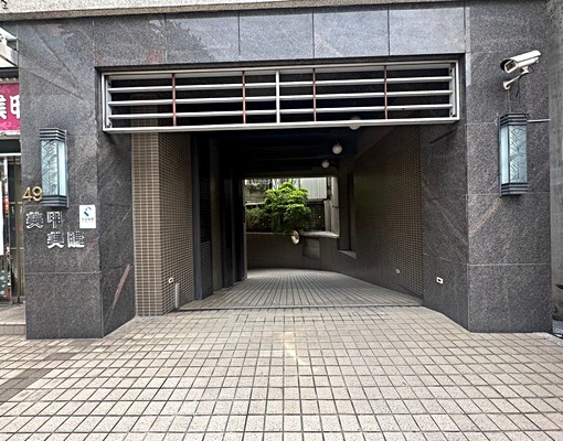 南京復興興安龍江坡道機械室(休旅車可 - Image 1