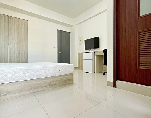 獨立套房,個人洗衣機,採光好,近南科 - Image 3