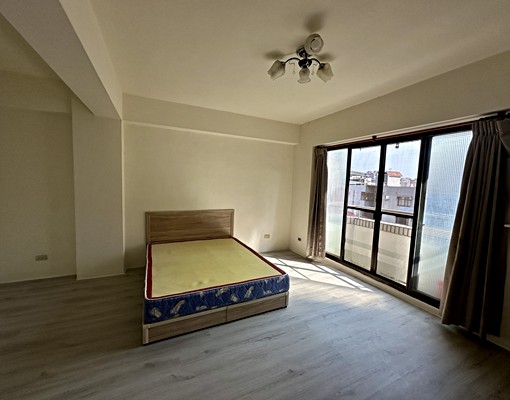 電梯華廈、採光通風好、三面落地窗(可租補) - Image 1