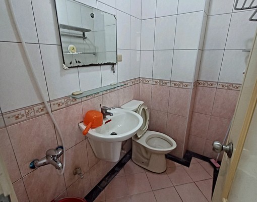 武嶺街透天2樓套房出租..(可養貓) - Image 3