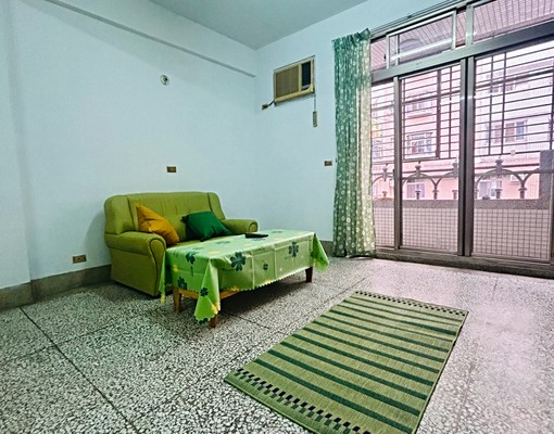 十甲路透天整層住家獨立大套房15坪附傢俱 - Image 2