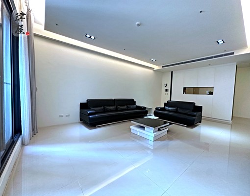 七期市🎤政河南📍惠中路大三房/平車可報稅 - Image 2