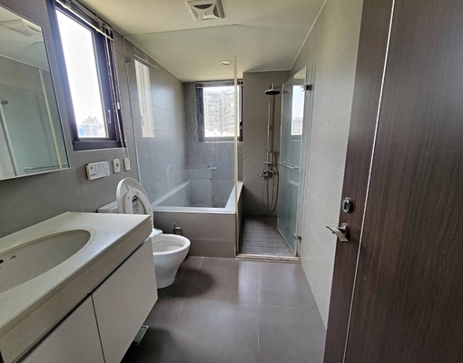 中山醫南區三房平面車位 - Image 4