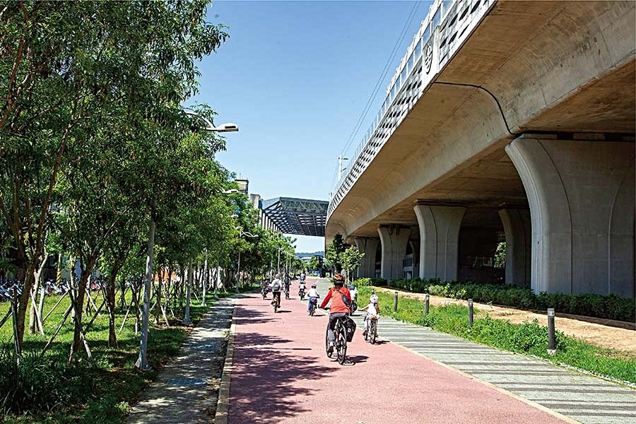 綠空廊道步行即可達