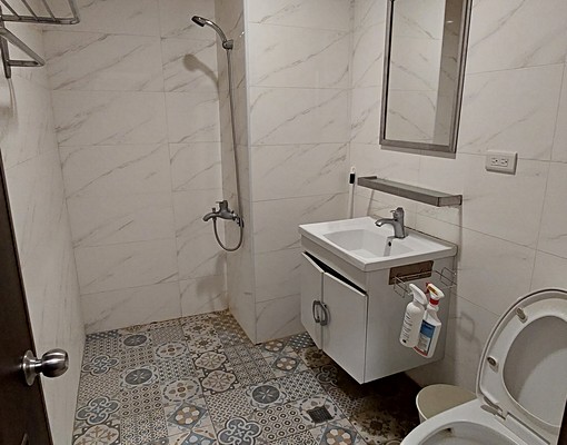 前鎮高中捷運站一樓套房/獨立進出/後門口可停汽車 - Image 2