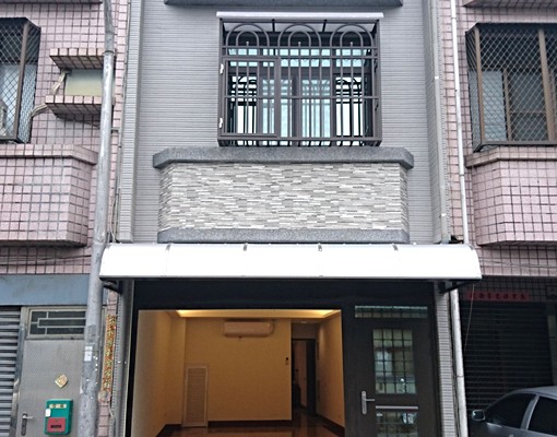 前鎮高中捷運站一樓套房/獨立進出/後門口可停汽車 - Image 3