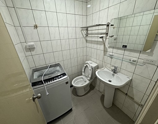 全新裝潢精美套房/獨立洗衣機/中華大學旁 - Image 4