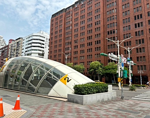 信義安和/電梯兩房/一層兩戶 - Image 11