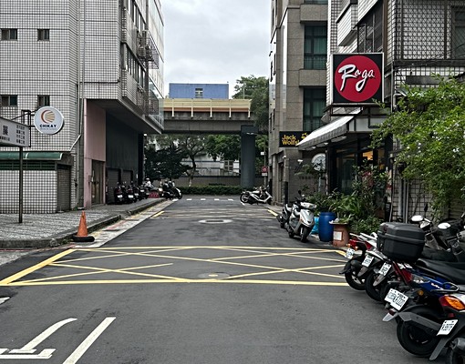 雅房近捷運六張犁站,交通方便,生活機能佳 - Image 2