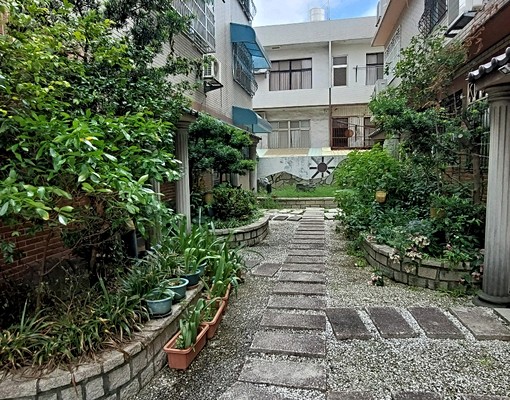 整棟五層/近園區8分/工研院2分/雙車位/五大房/可開伙 - Image 1