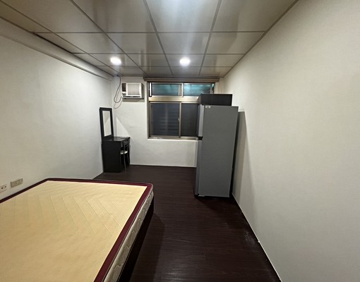 中山捷運便宜套房有窗可租補 - Image 1