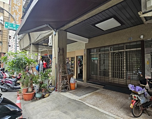 【室內38坪】一樓可店面★騎樓停汽車★可申請租金補貼 - Image 3
