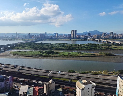 岳泰豐鼎全新鋼骨高樓層景觀小豪宅附平面大車位 - Image 12