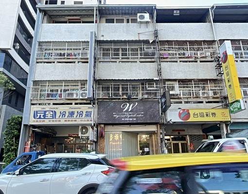 弘孝路透天雅房生活機能完善含水網路機上盒電5元 - Image 1